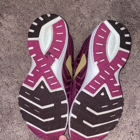 Brooks launch 6 women’s sneakers - Picture 3 of 4